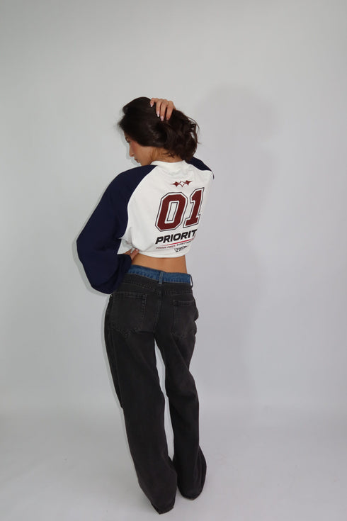 Priority focus Cropped longsleeve navy pre-order 29/8