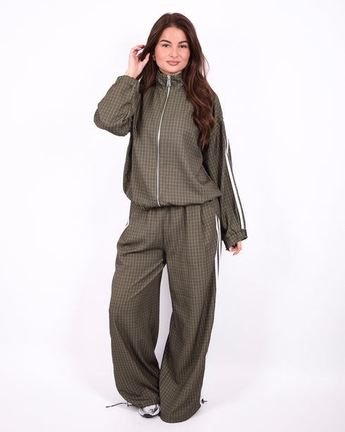 Checkered tracksuit olive pre-order 7/10