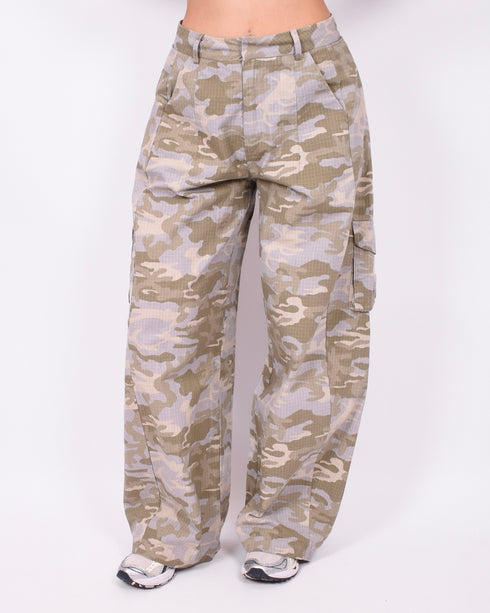 Camo cargo pants light washed