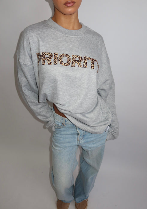 priority leopard logo longsleeve grey