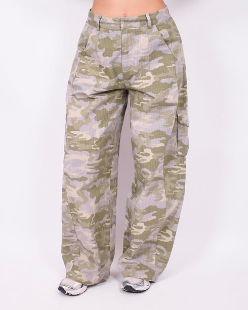 Camo cargo pants light washed