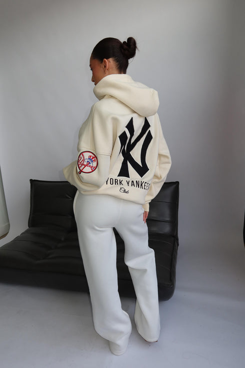 priority yankee hoodie creme