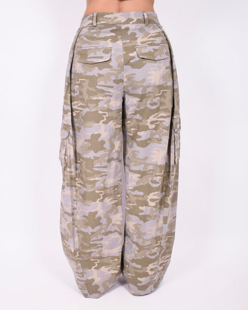 Camo cargo pants light washed