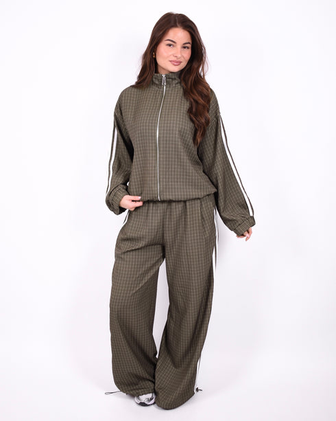 Checkered tracksuit olive pre-order 7/10