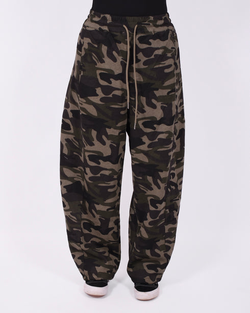 baggy camo jogger