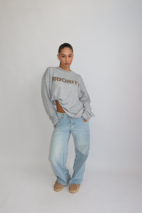 priority leopard logo longsleeve grey