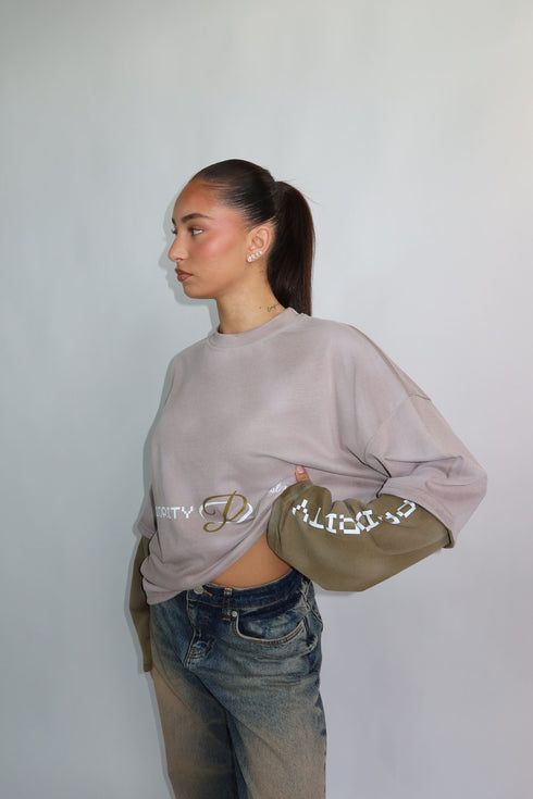 Priority prints Longsleeve taupe