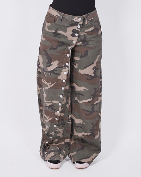 camo button jeans