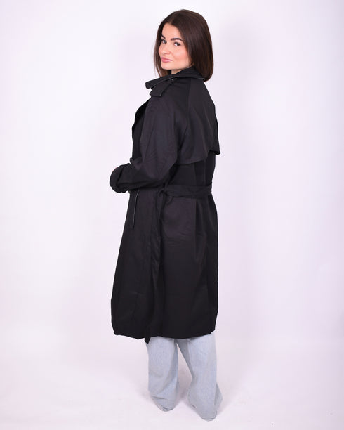 fall trenchcoat black