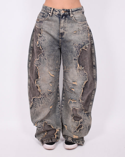 Distressed vintage barrel stretch jeans