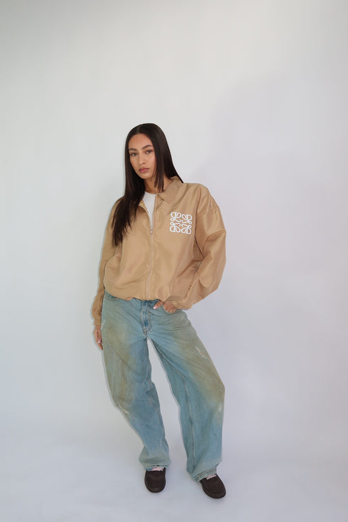 priority monogram windjacket sand