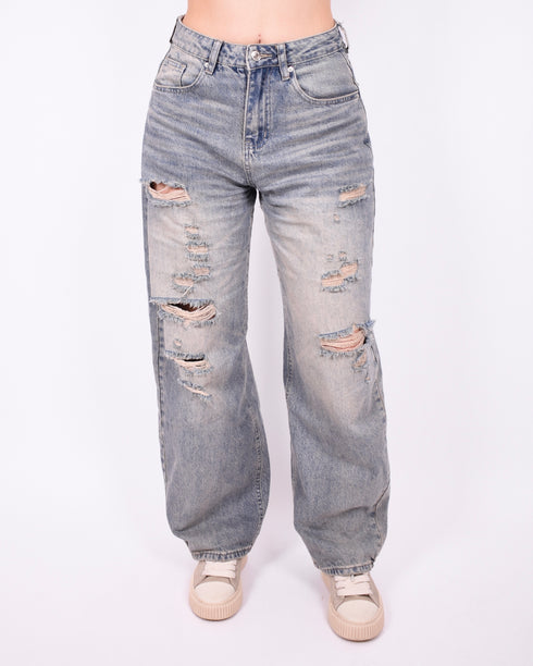 Ripped vintage washed jeans