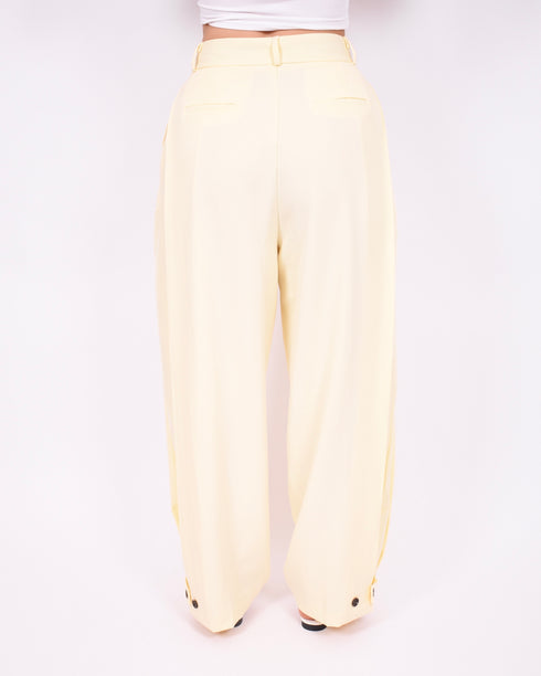 Pleated button pantalon yellow