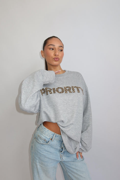 priority leopard logo longsleeve grey