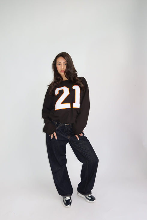 Priority ‘21’ longsleeve black pre-order