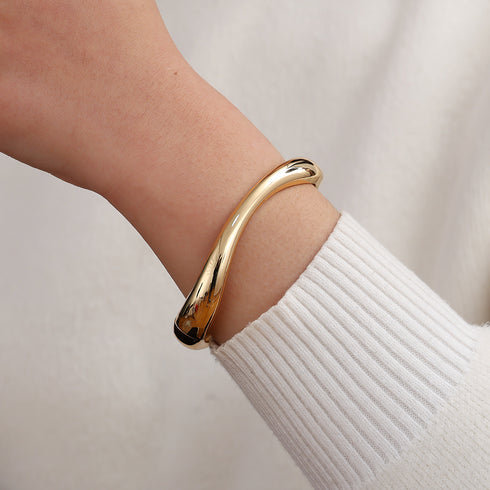 Small twist bangle bracelet