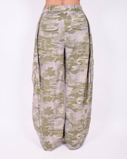 Camo cargo pants light washed