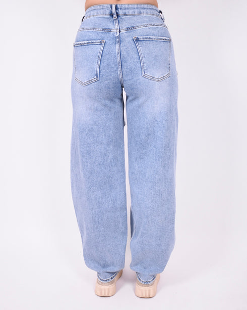 ripped balloon stretch jeans
