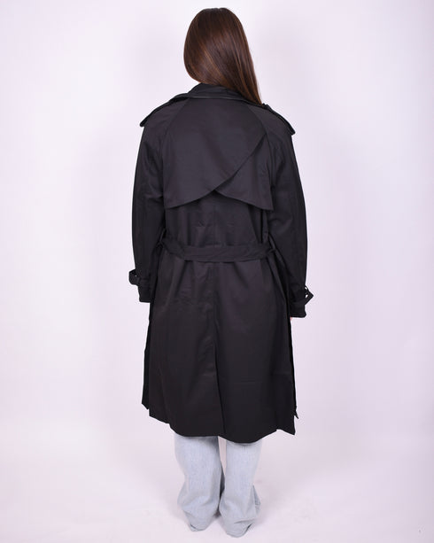 fall trenchcoat black