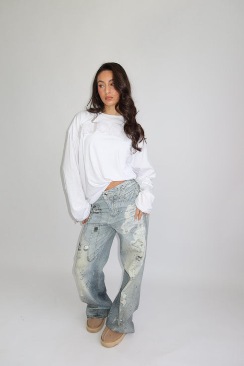 Priority Distressed logo longsleeve white