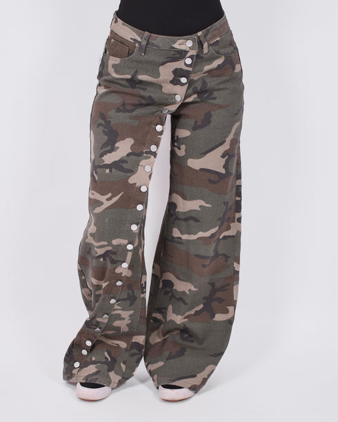 camo button jeans