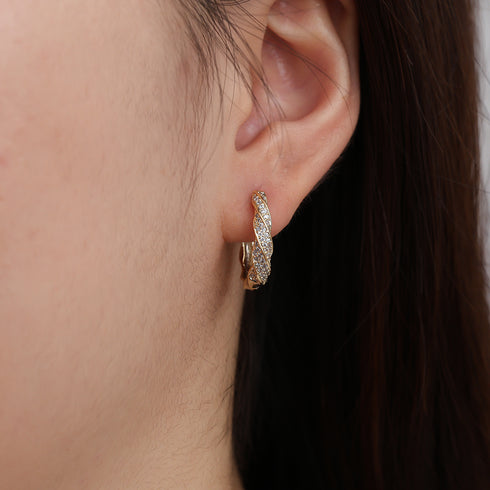 Diamond twist hoops