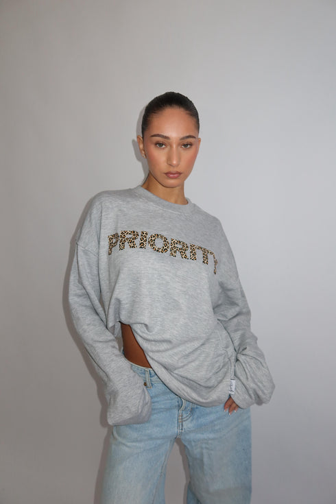 priority leopard logo longsleeve grey