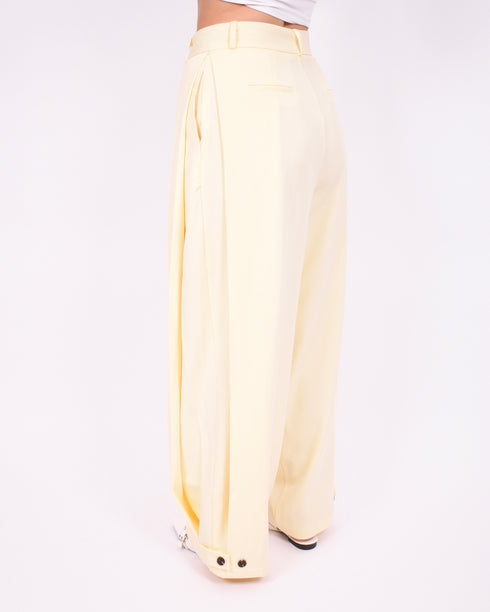Pleated button pantalon yellow