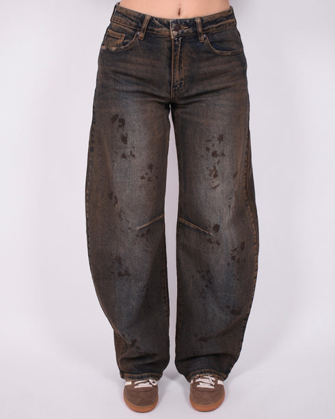 dark brown vintage washed barrel jeans