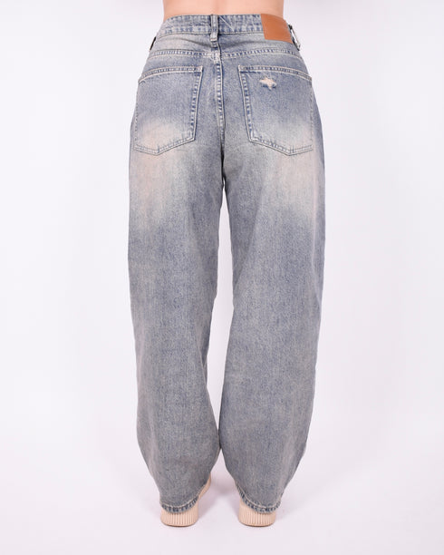 Ripped vintage washed jeans