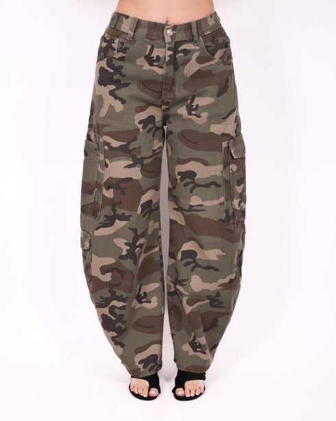 Camo baggy pants