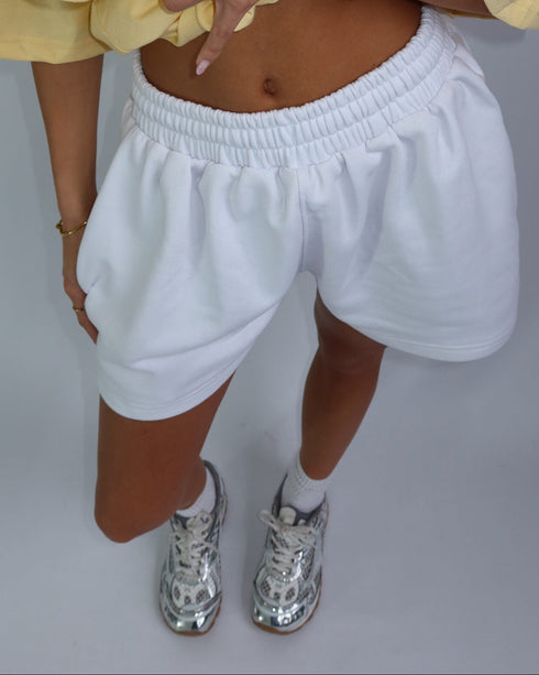 jogger short white